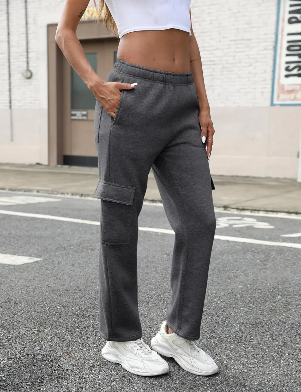 QIBABU Womens Fleece Cargo Sweatpants Casual Baggy Wide Leg Jogger Pants Athletic Open Bottom with Pockets