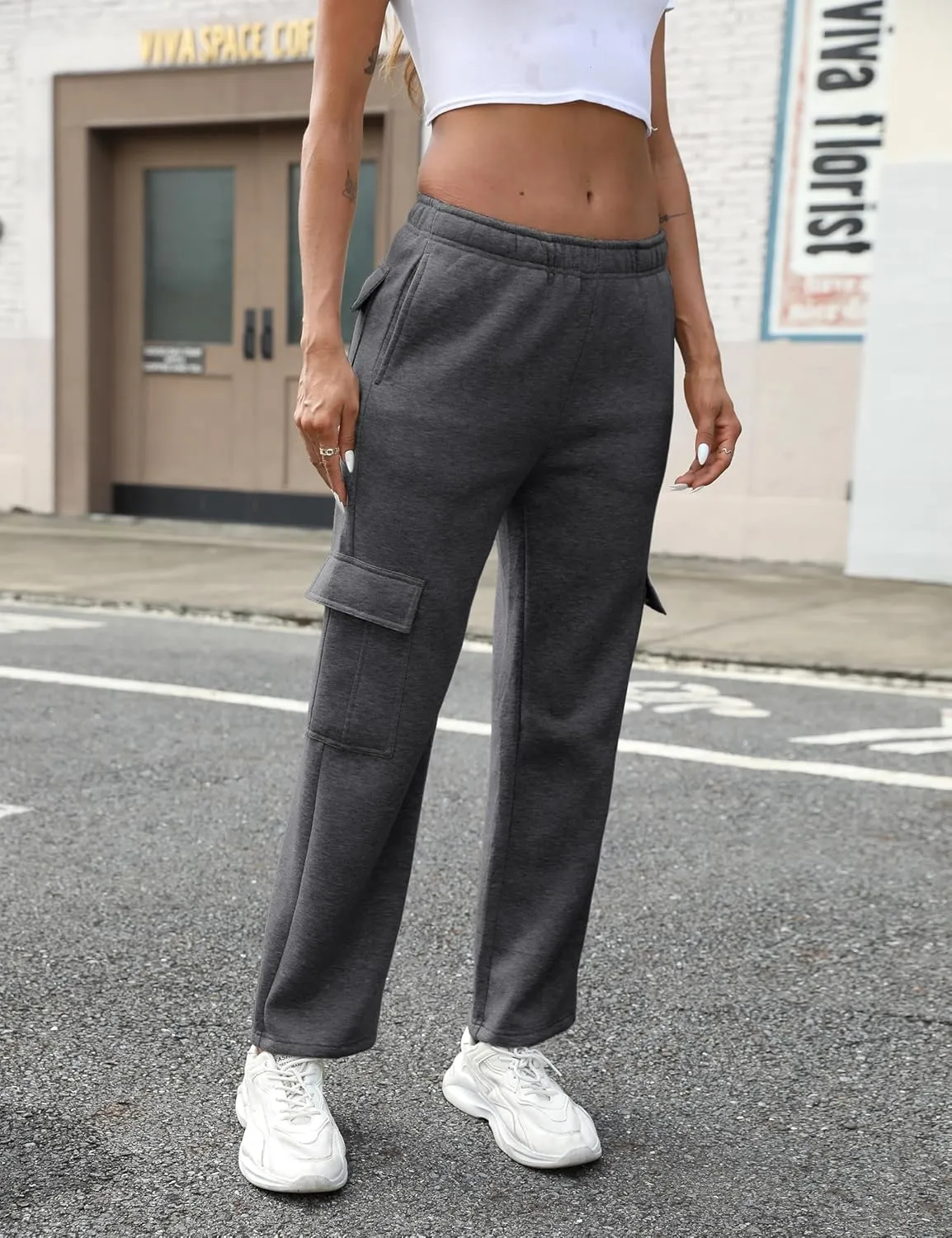 QIBABU Womens Fleece Cargo Sweatpants Casual Baggy Wide Leg Jogger Pants Athletic Open Bottom with Pockets