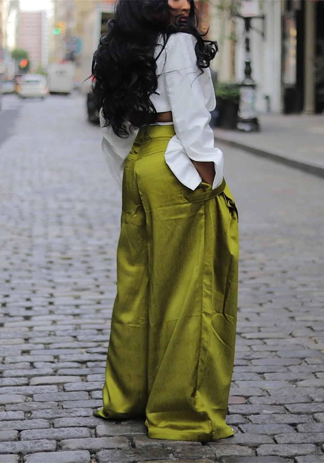 Vakkest Women's Casual Satin Cargo Pants Baggy Wide Leg Folds Pants Streetwear High Waist Palazzo Trousers with Flap Pockets